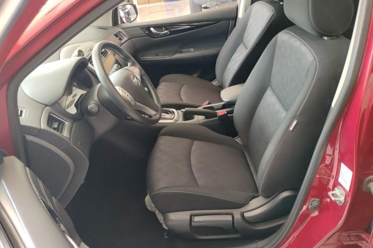 Used Nissan Tiida 2021 1.6L CVT Cool Edition
