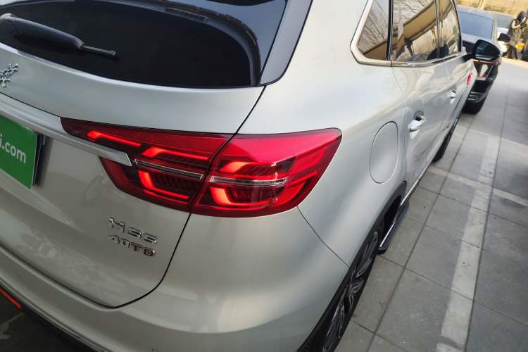 Used Hongqi HS5 2022 Facelifted Version 2.0T Smart Connect Flagship All-Wheel-Drive Edition
