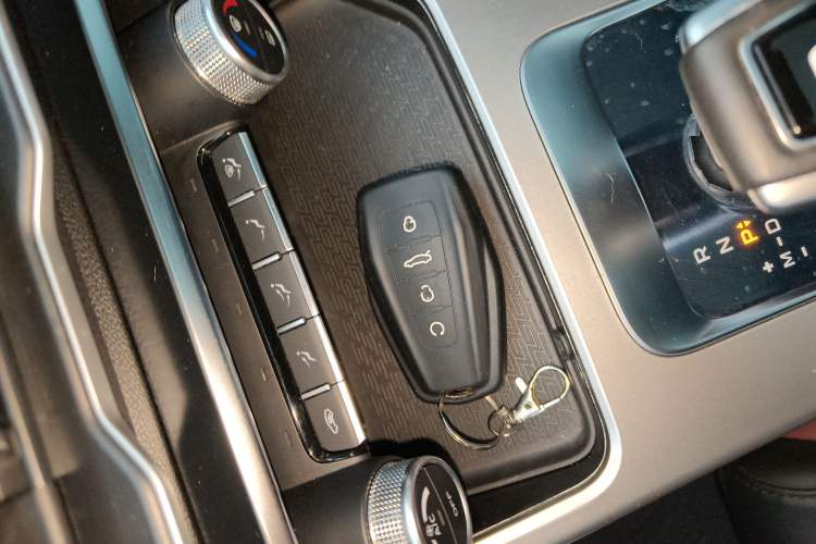 Used Geely Auto Coolray 2020 Facelift 240T DCT Hunter
