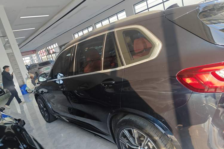 Used BMW X5 2022 Restyled xDrive 30Li Luxury Version M Sport Package