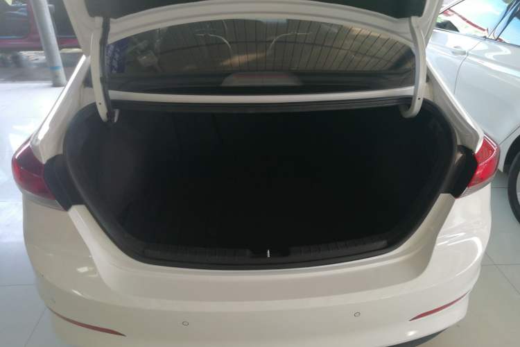 Used Hyundai Elantra 2016 1.6L Automatic ZhiXuan – Elite Version
