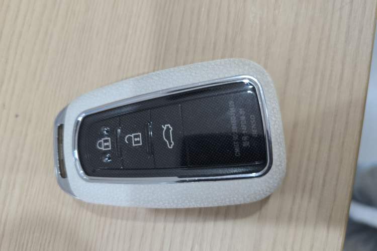 Used Toyota Camry 2021 2.0G Luxury Edition
