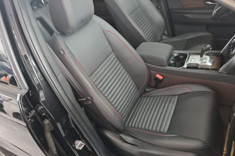 Used Land Rover Discovery Sport 2022 Revised Version 249 PS R-Dynamic S Performance Edition 5 Seats