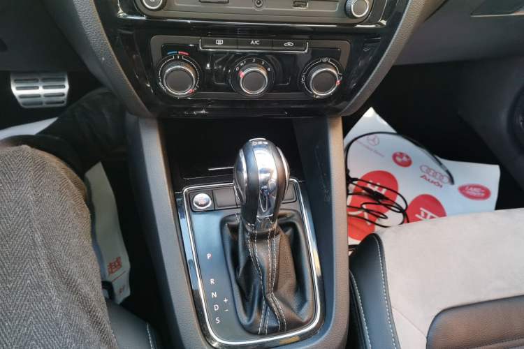 Used Volkswagen Sagitar 2016 280TSI Automatic R-Line