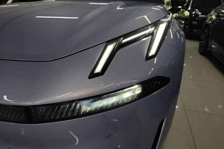 Used Lynk & Co 07 2024 EM-P 126 Long-Range Halo
