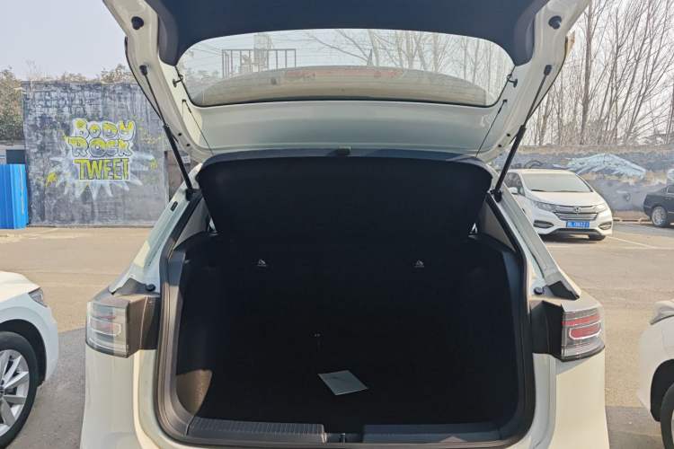 Used Volkswagen Tharu 2025 NewRui 300TSI Prestige Edition