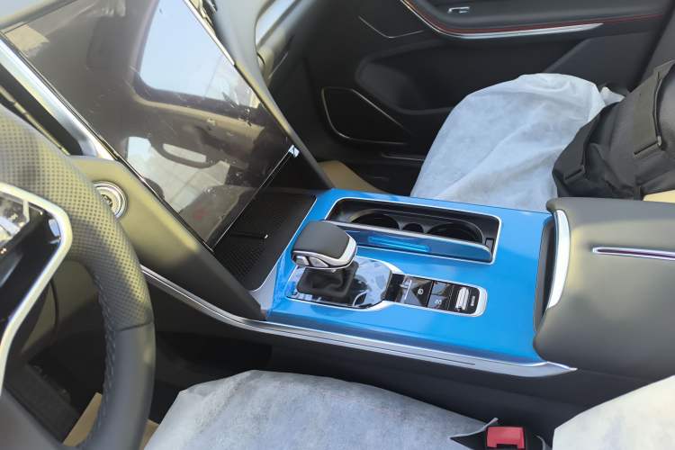 Used Hongqi HS7 PHEV 2025 Model 2.0T PHEV Four-Wheel Drive 2 Million Units Commemorative Edition 6-Seater