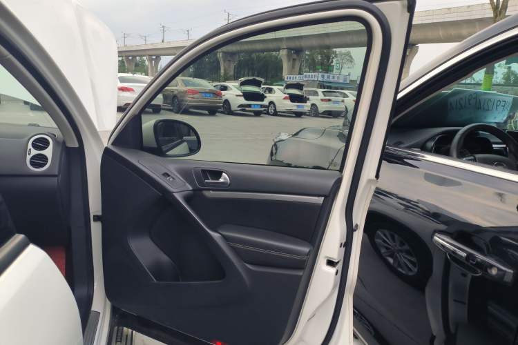 Used Volkswagen Tiguan 2017 300TSI Automatic Two-Wheel Drive Silk Road Comfort Edition
