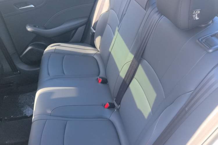 Used Roewe i5 2023 1.5L CVT Luxury Edition
