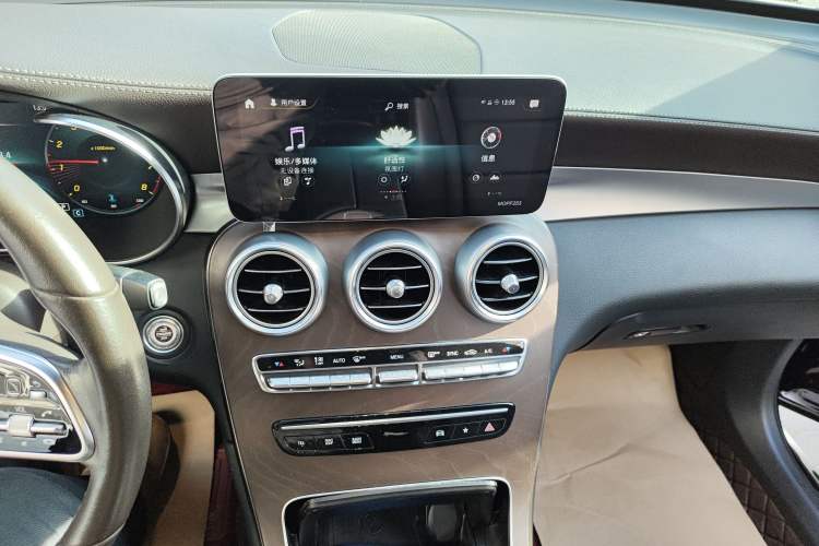 Used Mercedes-Benz GLC 2020 GLC 260 L 4MATIC Luxury Model