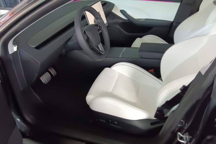 Used Tesla Model 3 2024 High-Performance All-Wheel-Drive Version
