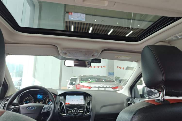 Used Ford Focus 2017 Hatchback 1.6L Automatic Fashion Edition Smart Drive Version