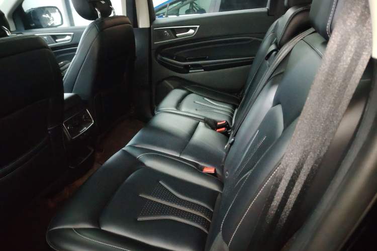 Used Ford Edge 2021 PLUS EcoBoost 245 Two-Wheel-Drive Titanium 7-Seater
