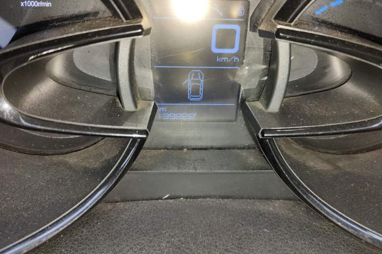 Used Dongfeng Aeolus AX7 2015 2.0L Manual Zhiyi Trim