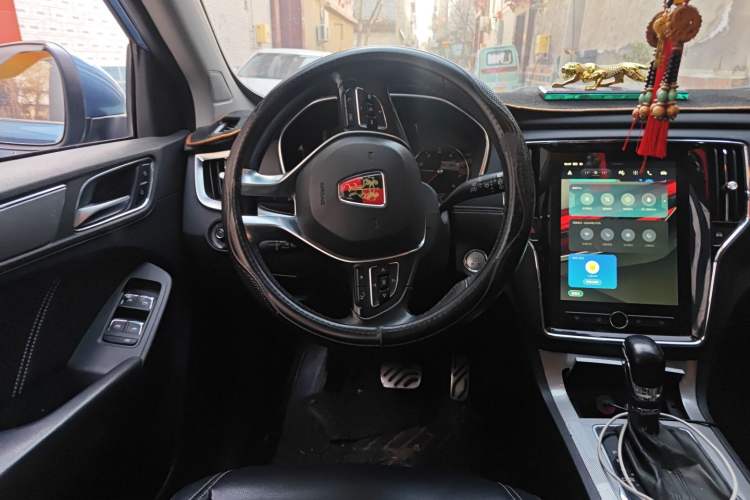 Used Roewe RX5 2016 20T Two-Wheel Drive Automatic Internet Smart Edition
