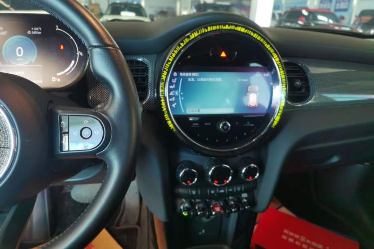 Used  MINI 2022 1.5T COOPER Classic Edition Five-Door Version
