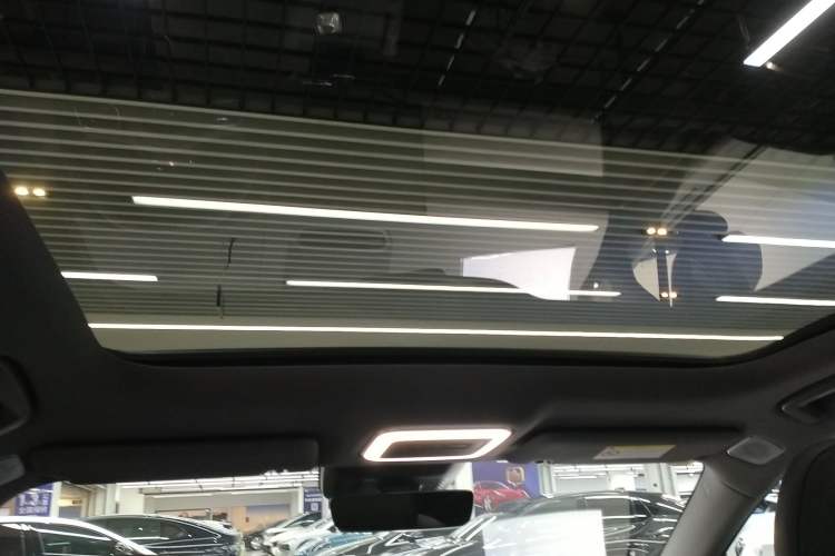 Used Zeekr 7X 2025 100 kWh Long-Range Rear-Wheel Drive with Intelligent Driving Features