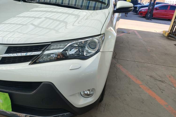 Used Toyota RAV4 2015 2.5L Automatic 4x4 Prestige Edition
