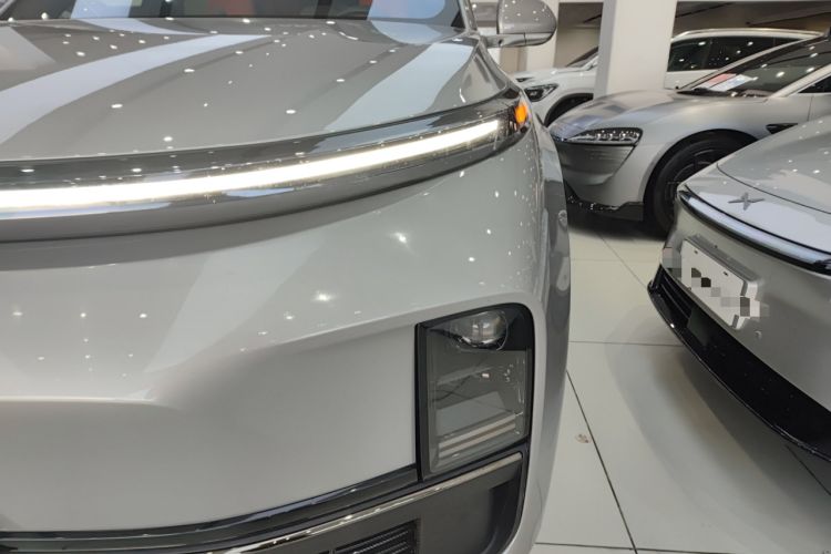 Used Li Auto L8 2023 Pro Model
