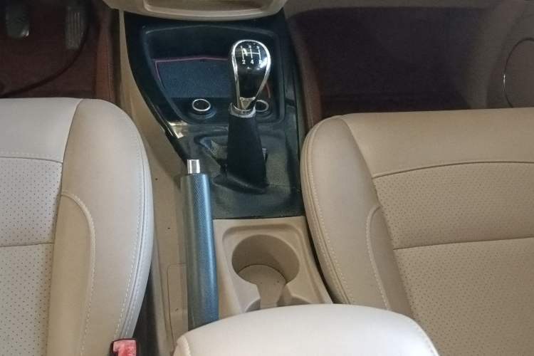 Used Wuling Hongguang 2014 1.5L S Luxury Model
