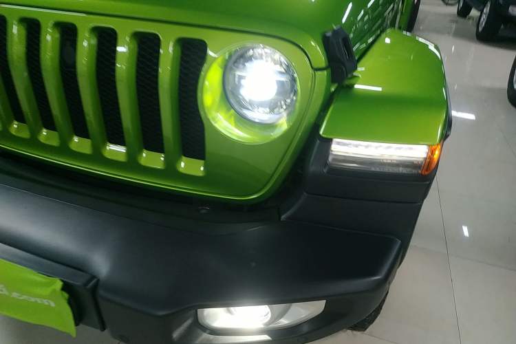 Used  Wrangler 2019 2.0T Sahara Four-Door Version China VI Emission Standard
