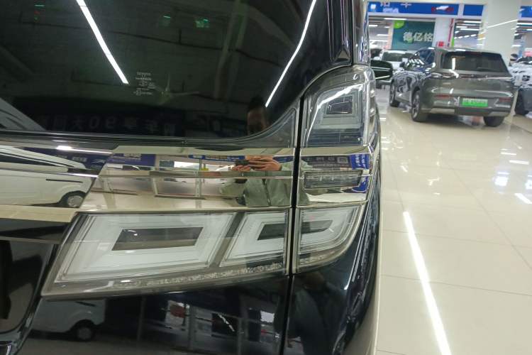 Used Toyota Vellfire 2020 Dual-Engine 2.5L HV Prestige Edition
