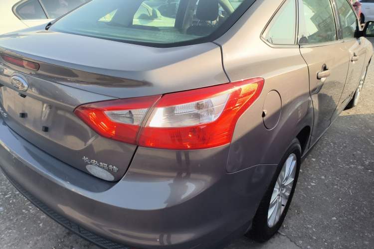 Used Ford Focus 2012 Sedan 1.6L Automatic Comfort Model

