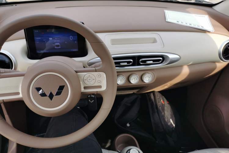 Used Wuling Hongguang MINIEV 2025 Four-Door Version Advanced Edition
