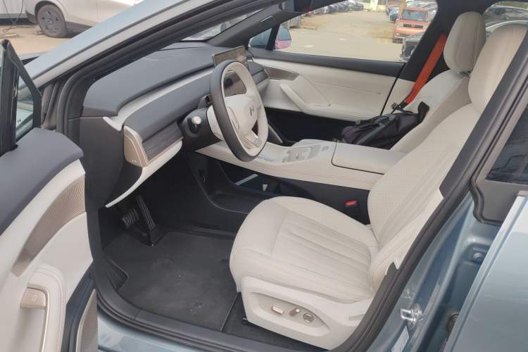 Used ONVO L60 2024 60 kWh All-Wheel Drive