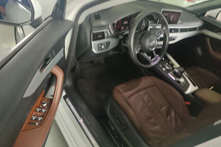 Used Audi A4L 2019 40 TFSI Fashion Version China V