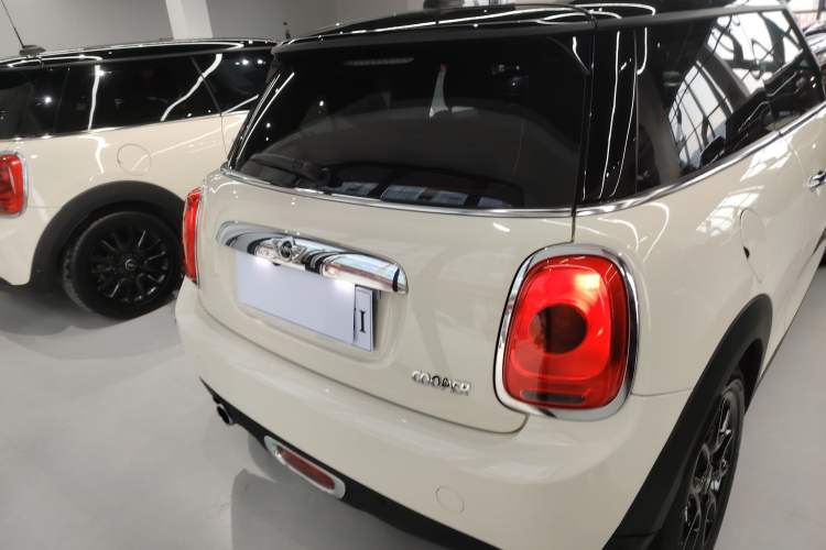Used  MINI 2016 1.5T COOPER
