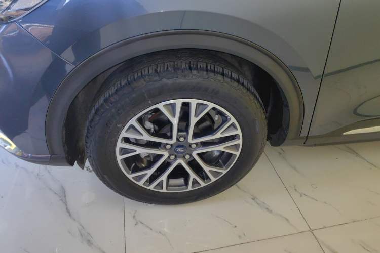 Used Ford Escape 2020 EcoBoost 245 Two-Wheel-Drive Titanium Edition
