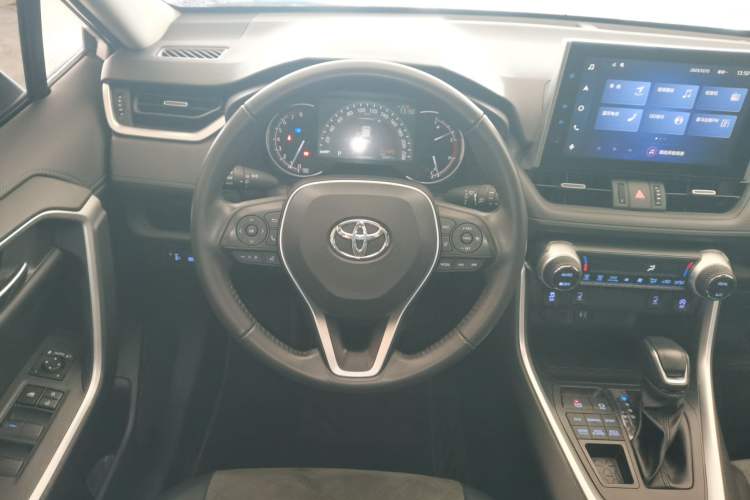 Used Toyota RAV4 2022 2.0L CVT 4x4 Style Plus Edition
