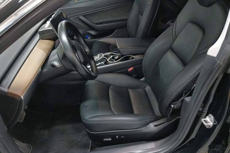 Used Tesla Model 3 2019 Long-Range Rear-Wheel-Drive Version
