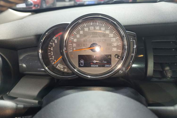 Used  MINI 2019 1.5T COOPER Artist
