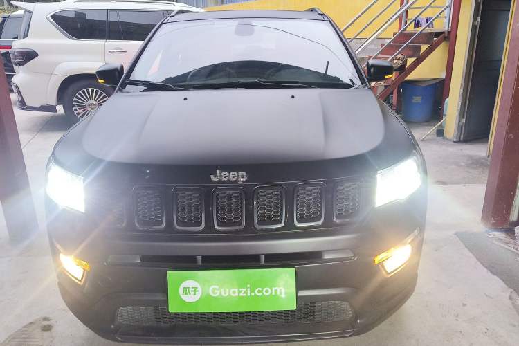 Used  Compass 2019 220T Automatic Enjoyment Version
