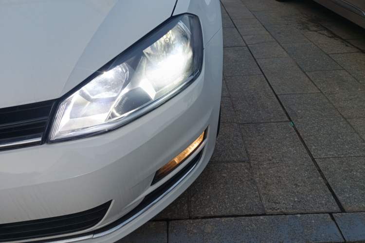 Used Volkswagen Golf 2016 230TSI Automatic Comfort Version
