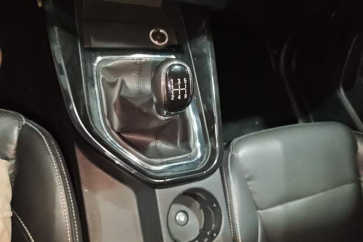 Used Dongfeng Fengon S560 2018 1.8L Manual Comfort 5-Seater China V Standard
