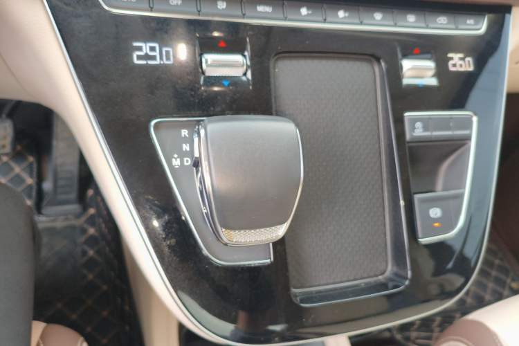 Used Bestune M9 2023 2.0T Prestige Edition