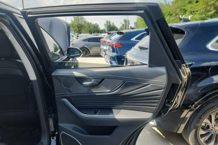 Used Hongqi HS5 2023 2.0T Four-Wheel Drive Flagship Pro Edition
