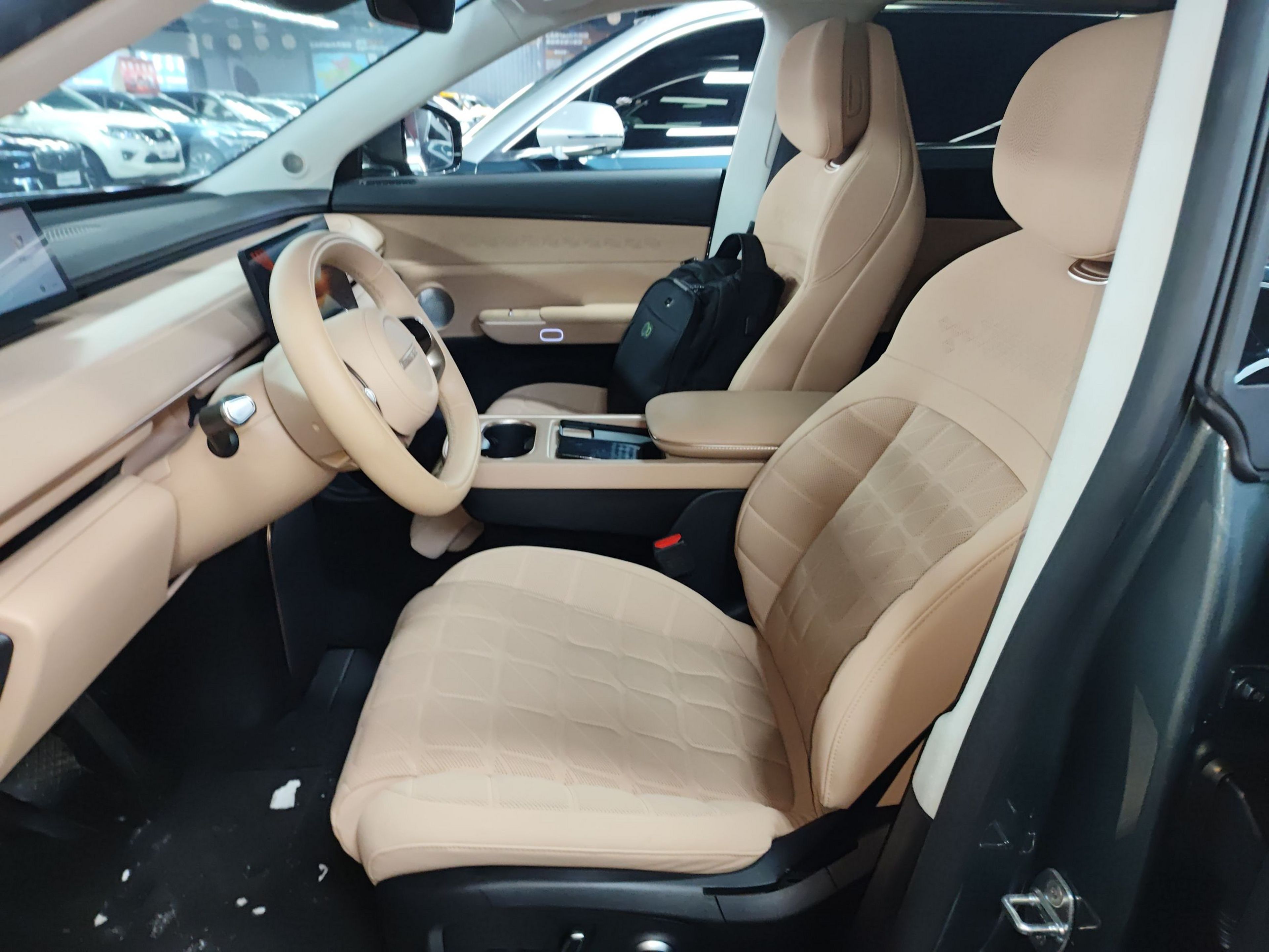 Переднее сиденье в автомобиле