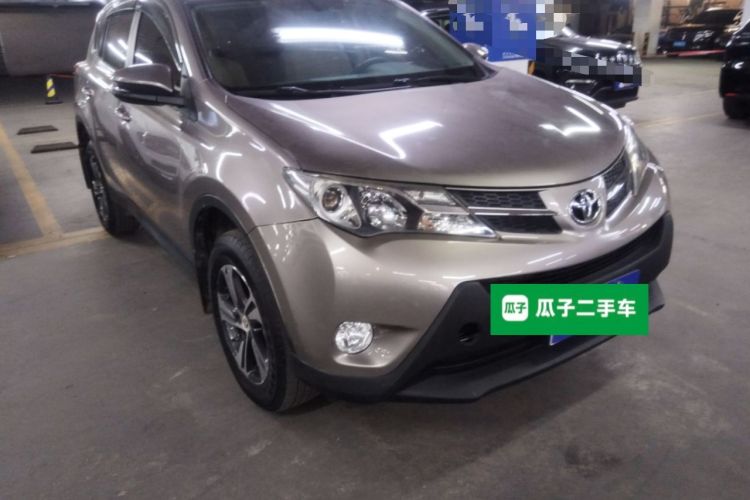 Used Toyota RAV4 2015 2.0L CVT Two-Wheel Drive Fashion Edition