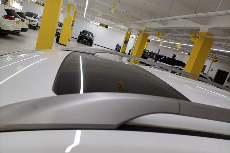 Used Chevrolet Captiva 2017 2.4L 4x4 Flagship Edition 7-Seater
