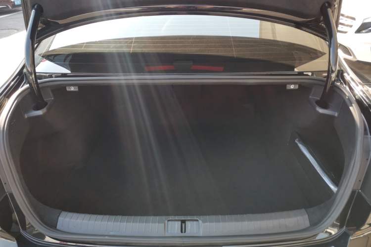 Used Volkswagen Magotan 2023 2 Million Units Commemorative Edition 330TSI DSG Luxury Version
