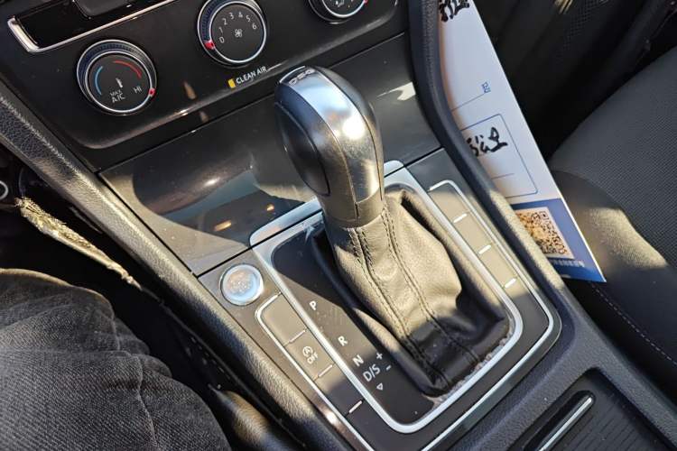 Used Volkswagen Golf 2020 Zhiai Edition 200TSI DSG Comfortable & Ambitious Version
