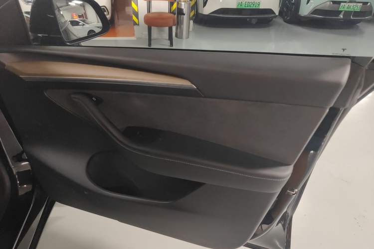 Used Tesla Model Y 2021 Standard Range Rear-Wheel Drive Version
