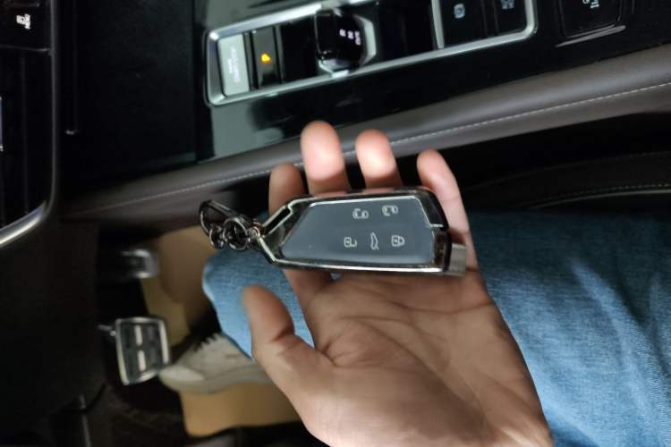 Used Volkswagen Viloran 2024 380TSI Premium Edition
