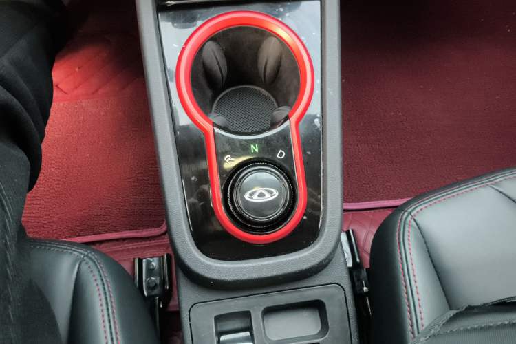 Used Chery Little Ant 2022 Sweet Pink Edition Half-Sugar Version Lithium Iron Phosphate 29.2 kWh 30 kW 301 km