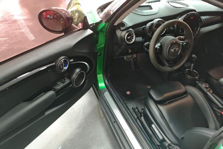 Used  MINI 2016 2.0T COOPER S Pioneer Edition
