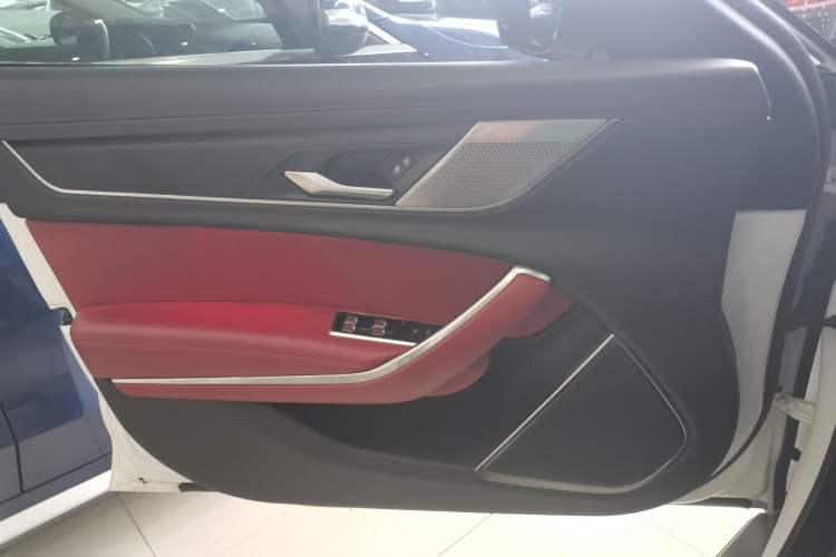 Used Jaguar XFL 2022 XFL 2.0T P250 Two-Wheel-Drive Elite Sport Edition
